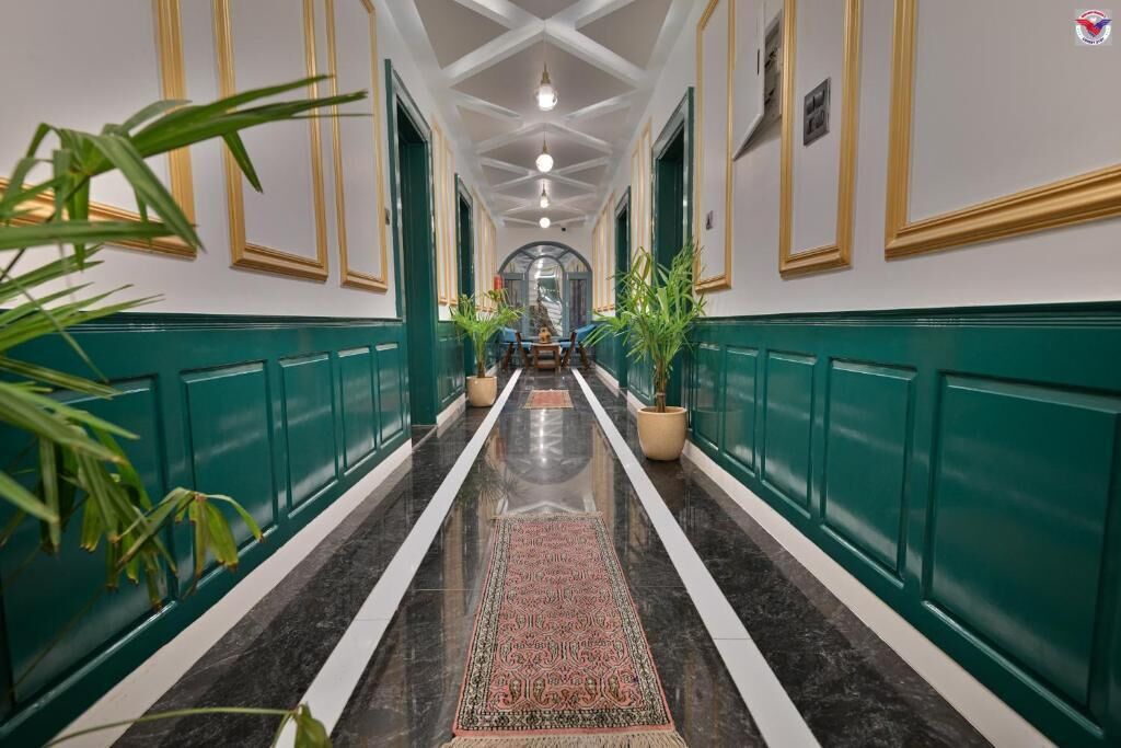 المنشأة من الداخل