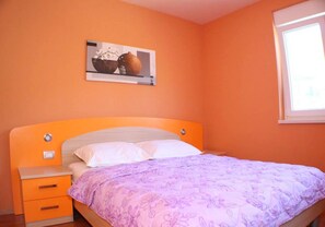 House - 14-guest Holiday Home in Vrgorac (Vrgorac)