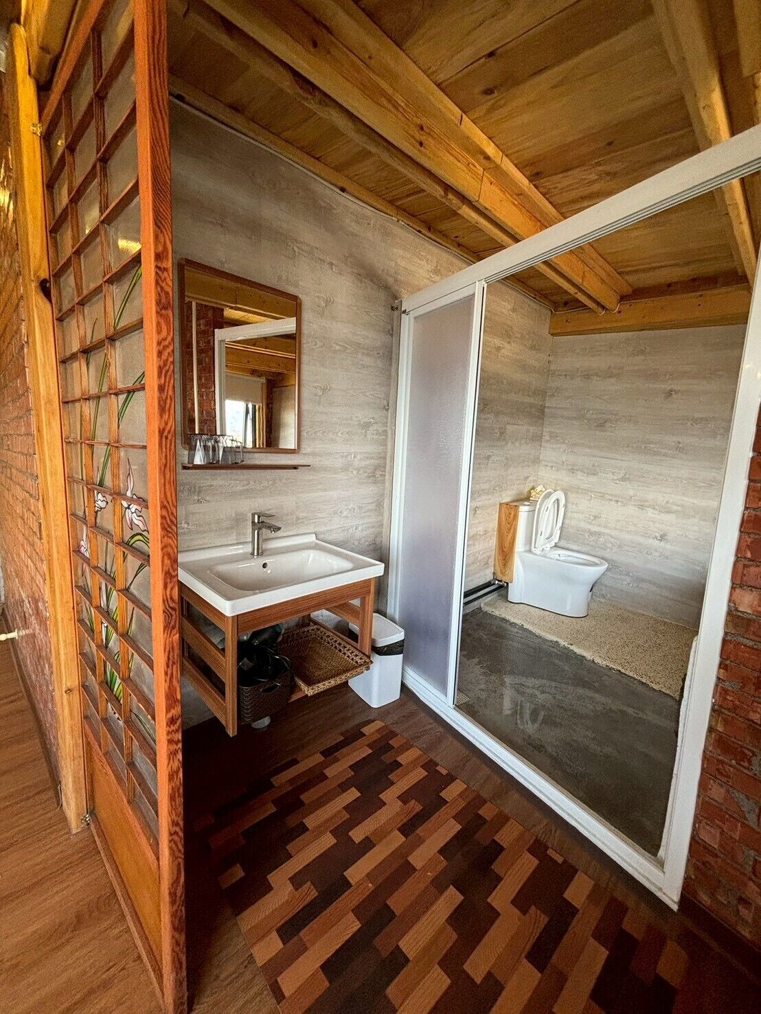Deluxe Double Room, Mountain View | Bathroom | Shower, hair dryer, toilet paper