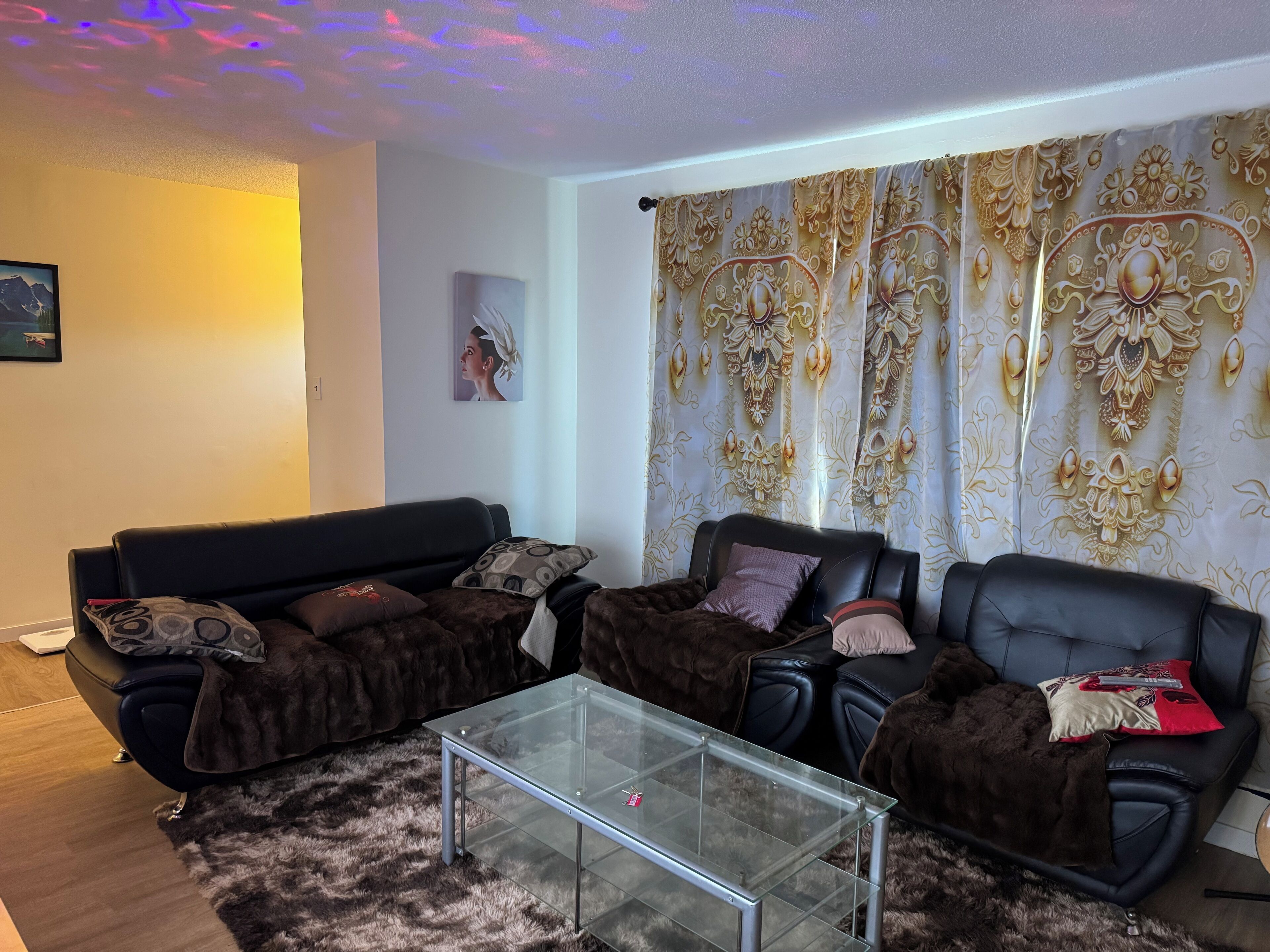 Smart TV, music library, stereo