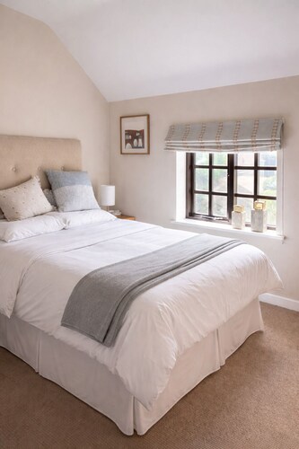 The Gold Cup Room @ The Three Horseshoes is one of three Boutique Rooms.