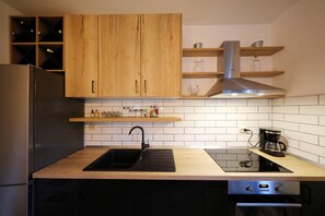 House | Private kitchen - Tinj Rustic Holiday Home for 8 (Benkovac)
