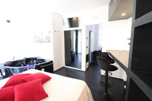1 dormitorio, tabla de planchar con plancha, cuna de viaje y wifi gratis