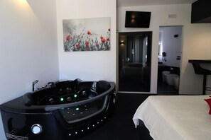 Unclassified image, 4 of 30, button - Vacation Home in Otranto with 1 bedrooms sleeps 2 (Otranto)