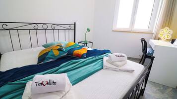 2 bedrooms, iron/ironing board, travel cot, free WiFi
