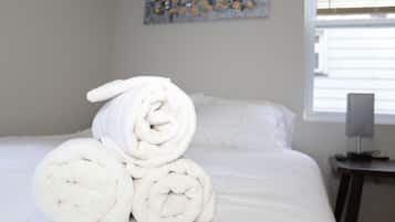 3 chambres, fer et planche Ă repasser, accĂšs Internet, draps fournis