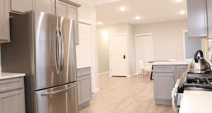 Spacious 4BR / 2 Bath Home in Cedar Grove