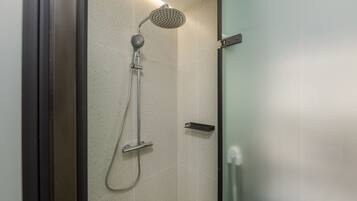 Appartement Familial, balcon, vue piscine | Intérieur