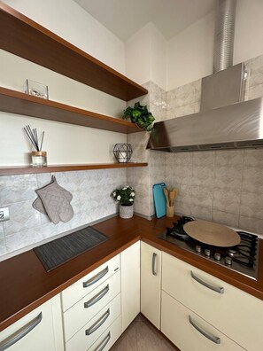 Frigorífic, forn, placa de cuina i rentaplats 