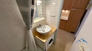 Apartment | Bathroom | Hair dryer - Mezzanine Spa Stay for 4 (La Bourboule)