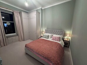 2 bedrooms, Internet, bed sheets - Gorgeous 2BDR with Unique Character in Edinburgh (Edinburgh)