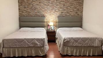 3 habitaciones, tabla de planchar con plancha y wifi gratis