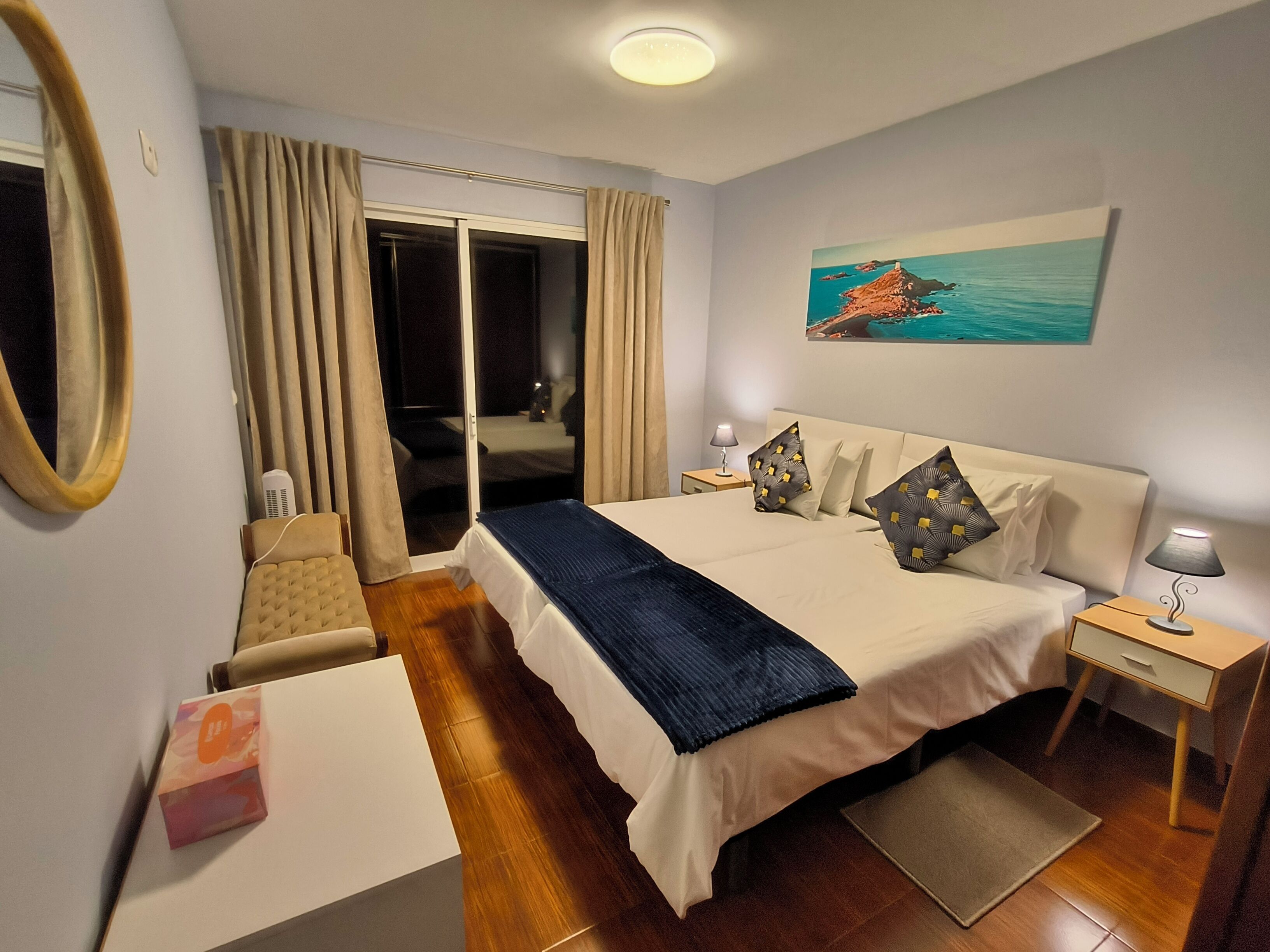 2 chambres, fer et planche à repasser, Wi-Fi gratuit, draps fournis