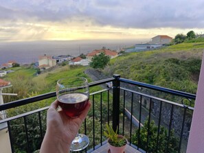 Unclassified image, 5 of 32, button - Golden Sun Refuge (Estreito da Calheta)