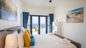 Villa | 3 bedrooms, laptop workspace, iron/ironing board, bed sheets