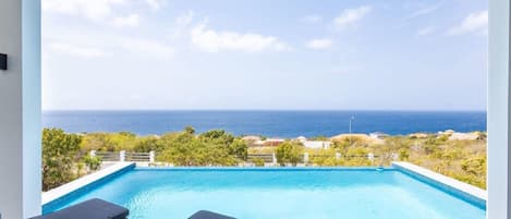 Villa | Basseng | Utendørsbasseng