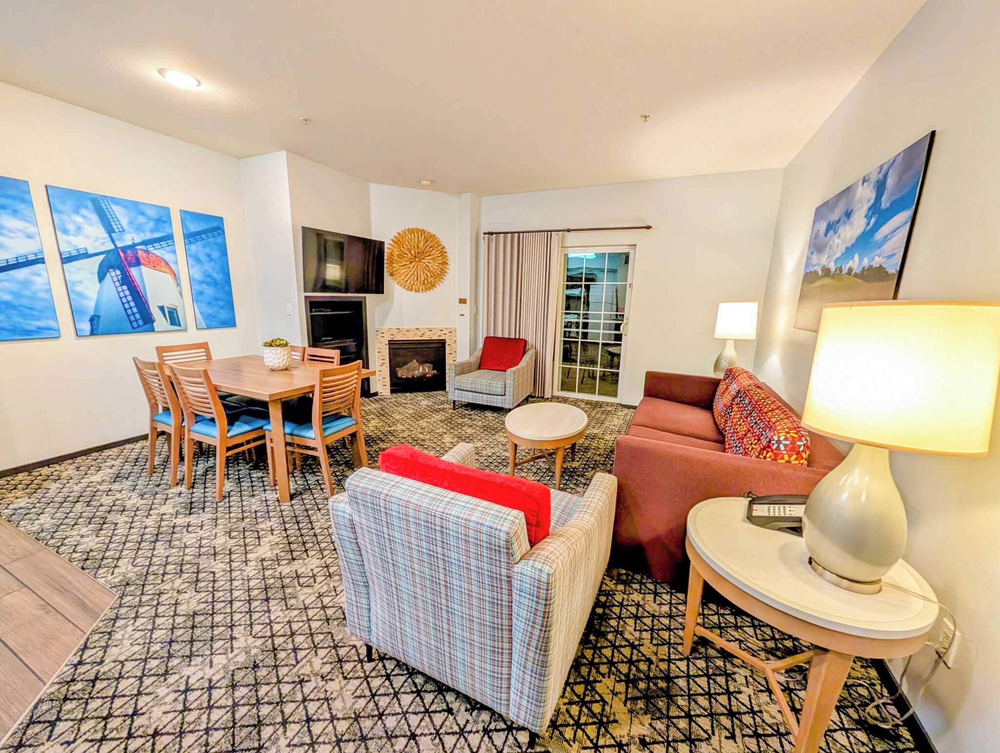 电视、壁炉、乒乓球、立体声音响