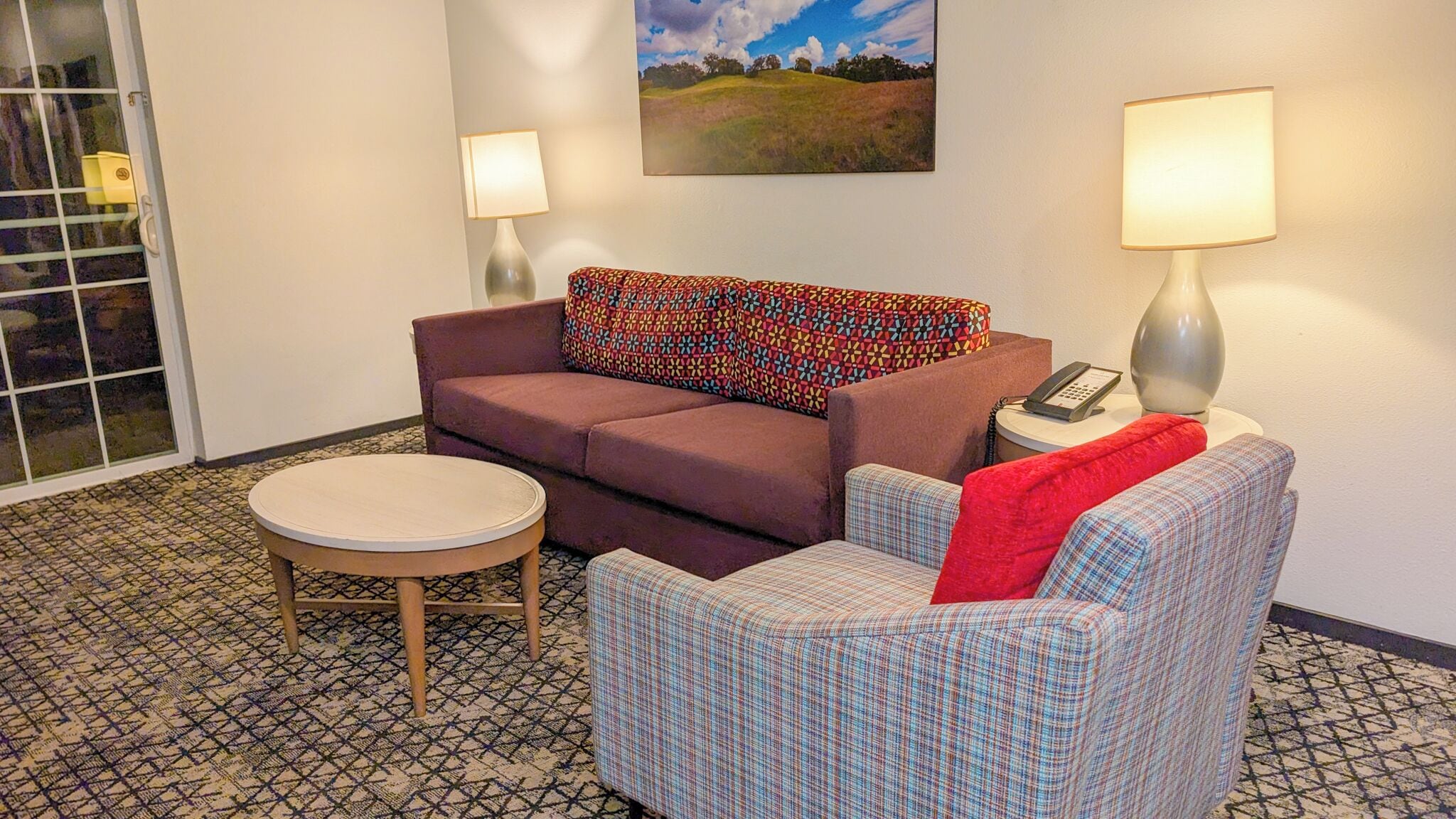 Fernseher, Kamin, Tischtennisplatte, Stereoanlage