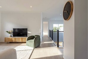 Unclassified image, 4 of 21, button - 5BR Executive Retreat in Rochedale | Perfect for families (Rochedale)