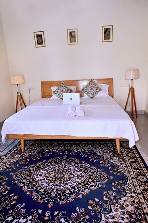 4 habitaciones, tabla de planchar con plancha, wifi y ropa de cama