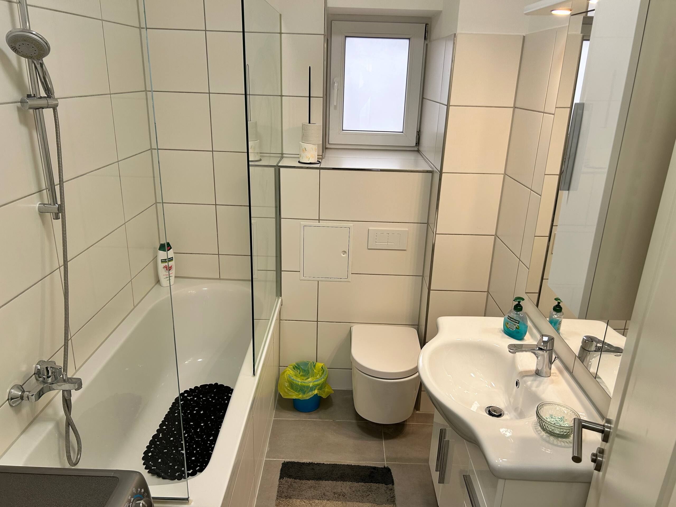 Handtücher, Seife, Toilettenpapier