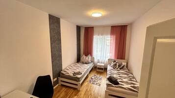2 Schlafzimmer, Internetzugang, Bettwäsche