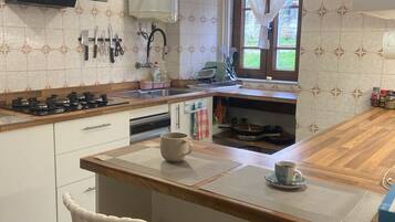 Micro-ondes, four, plaque de cuisson, lave-vaisselle