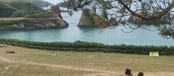 Spacious village finca in black Asturian stone and chestnut wood