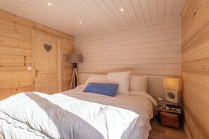 3 bedrooms, iron/ironing board, WiFi, bed sheets - Magnificent Demi-Chalet (THONES)