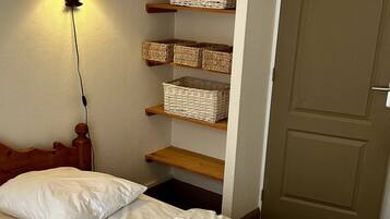 Huoneisto | 1 makuuhuone, silitysrauta/-lauta