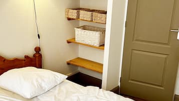 Apartment | 1 bedroom, iron/ironing board
