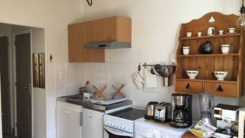 Huoneisto | Yksityinen keittiö | Siivousvälineet