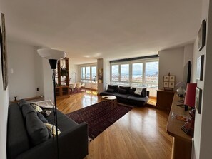 Living area - Large bright apartment with panoramic views of the bay of Santander (Santander)