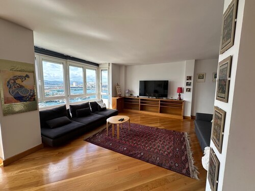 Large bright apartment with panoramic views of the bay of Santander