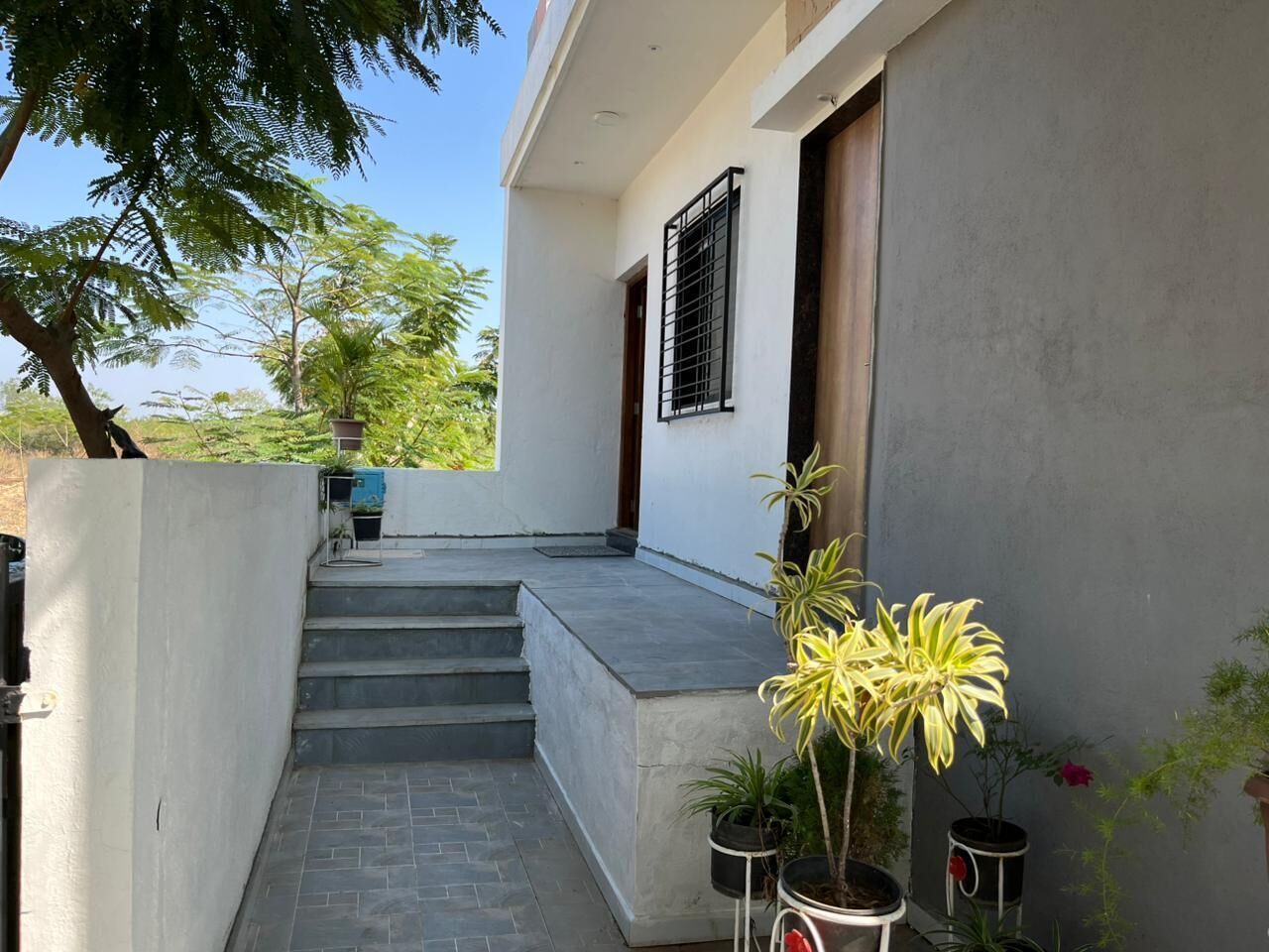 Standard Room, Balcony, Garden View | Desk, free WiFi