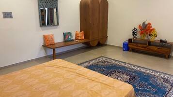 Deluxe Room, Balcony, Garden View | Desk, free WiFi