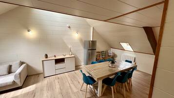 Apartment | Dining