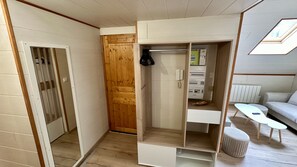 Apartment | 3 bedrooms, iron/ironing board - Spacious Spot by the Hiking Trails (Mont-Dore)
