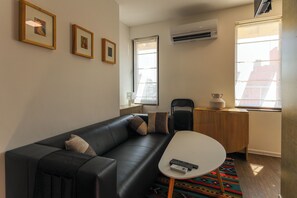 TV - Plovdiv City Centre One-Bedroom Apartment View Fully Equipped Kitchen City View (Plovdiv)