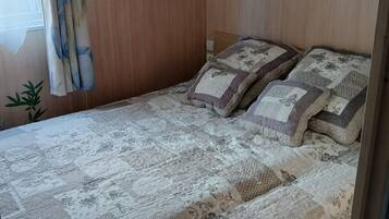 3 bedrooms, iron/ironing board