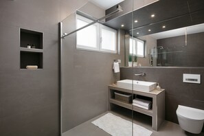 Villa | Bathroom - Stunning Villa With Pool in Sukosan (Sukosan)