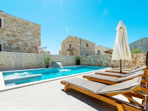 Villa | Pool - Privlaka Modern Villa for 8 (Privlaka)
