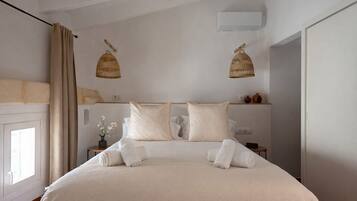 Comfort kamer, uitzicht op stad | Een kluis op de kamer, verduisterende gordijnen