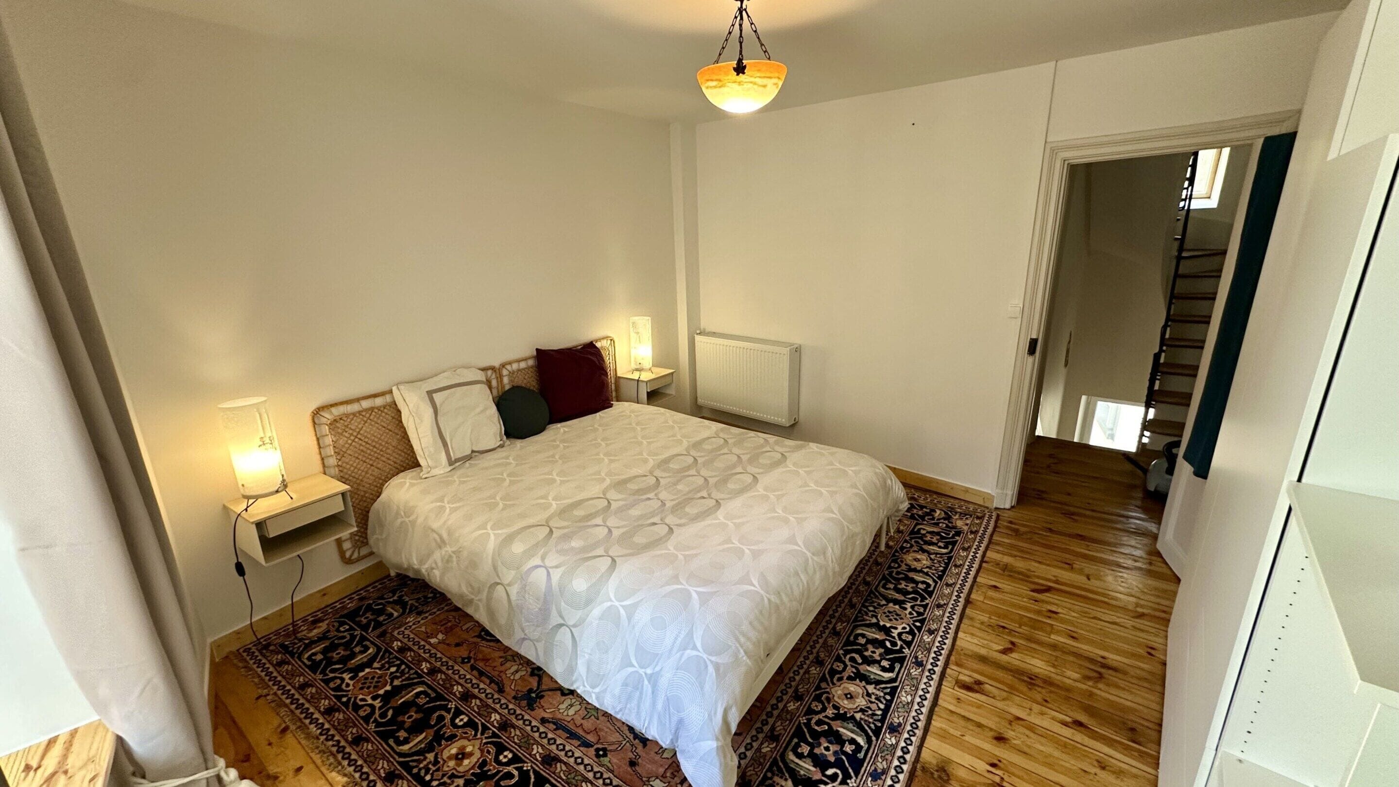 Nhà | 5 phòng ngủ, bàn ủi/dụng cụ ủi quần áo 