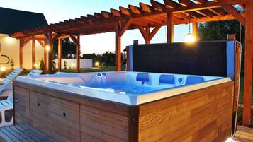 House | Tab spa terbuka