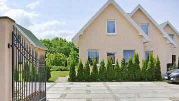 House | Bahagian luar