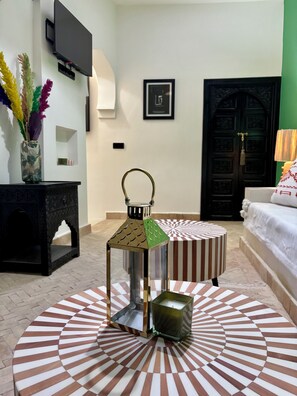 In-room safe, blackout curtains, iron/ironing board, free WiFi - Riad Dar Isaliya  (Marrakesh)