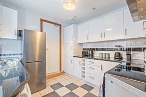 Private kitchen - Oxford Cowley city resort with parking and family friendly (Oxford)