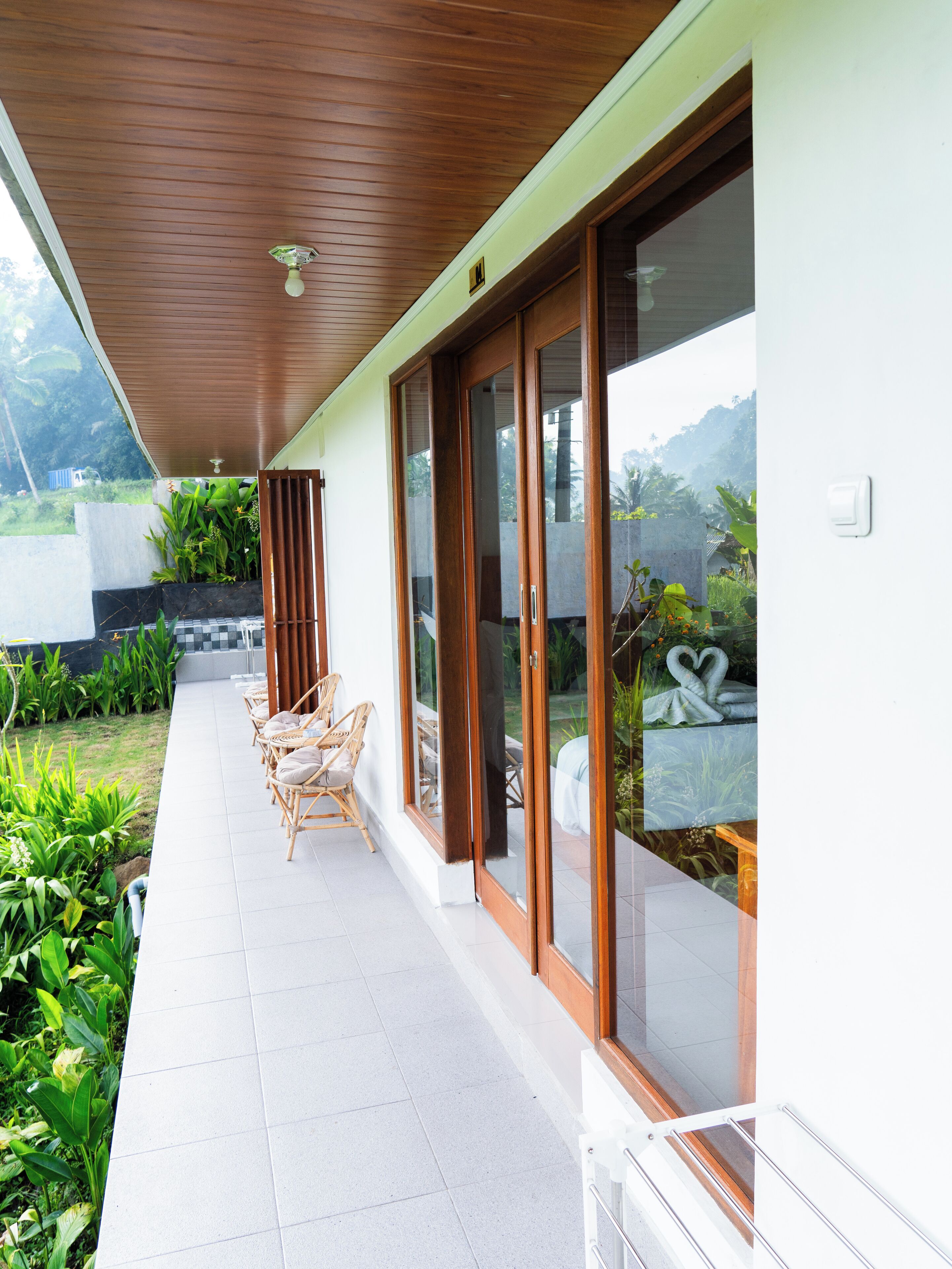 Economy Room, Mountain View