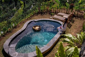 Villa, balcón, vistas al jardín | Piscina